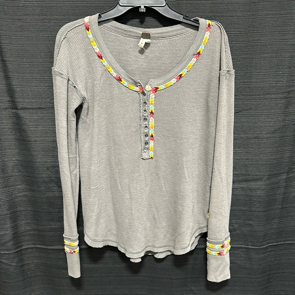 We The Free People Long Sleeve Rainbow Thermal Size PS Gray Aztec‎ Trim
